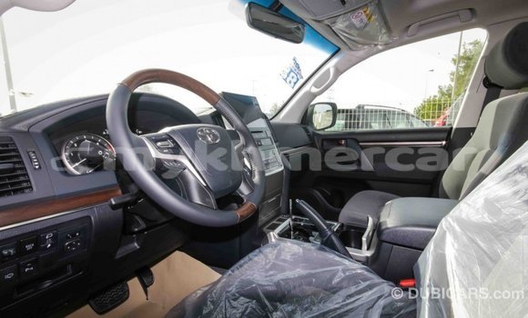 Acheter Import Voiture Toyota Land Cruiser Blanc à Import - Dubai, Kampot Province Acheter Import Voiture Toyota Land Cruiser Blanc à Import - Dubai, Kampot Province