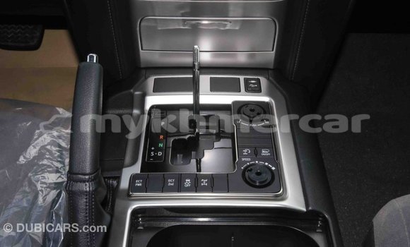 Acheter Import Voiture Toyota Land Cruiser Blanc à Import - Dubai, Kampot Province Acheter Import Voiture Toyota Land Cruiser Blanc à Import - Dubai, Kampot Province