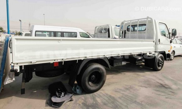 Buy Import Hyundai Accent White Car in Import - Dubai in Kampot Province Buy Import Hyundai Accent White Car in Import - Dubai in Kampot Province