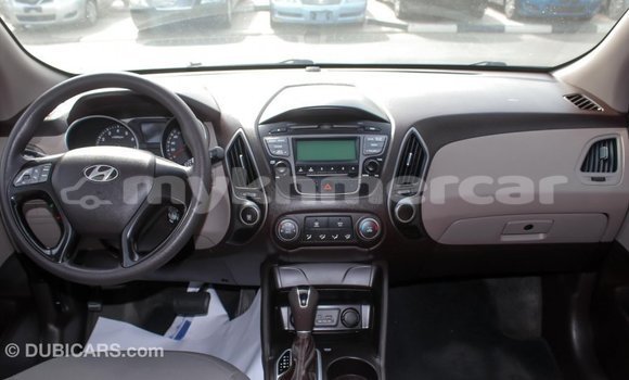 Buy Import Hyundai Tucson Beige Car in Import - Dubai in Kampot Province Buy Import Hyundai Tucson Beige Car in Import - Dubai in Kampot Province