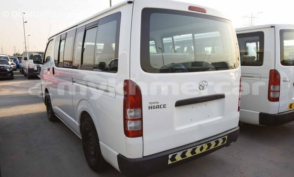 Buy Import Toyota Hiace White Car in Import - Dubai in Kampot Province Buy Import Toyota Hiace White Car in Import - Dubai in Kampot Province