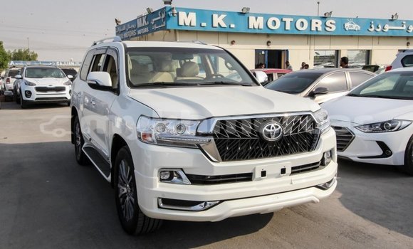 Buy Import Toyota Land Cruiser White Car in Import - Dubai in Kampot Province Buy Import Toyota Land Cruiser White Car in Import - Dubai in Kampot Province