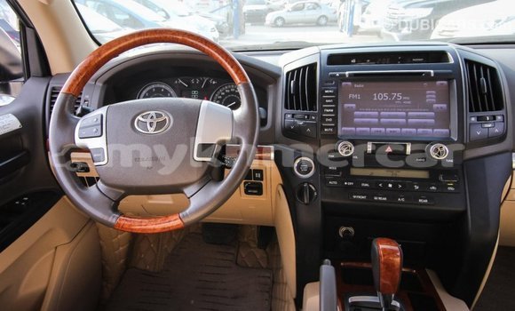 Buy Import Toyota Land Cruiser White Car in Import - Dubai in Kampot Province Buy Import Toyota Land Cruiser White Car in Import - Dubai in Kampot Province