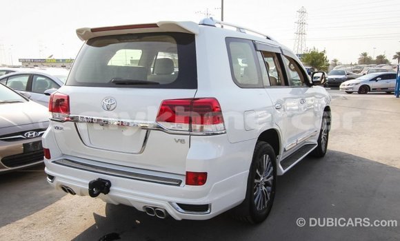 Buy Import Toyota Land Cruiser White Car in Import - Dubai in Kampot Province Buy Import Toyota Land Cruiser White Car in Import - Dubai in Kampot Province