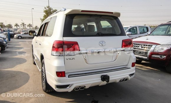 Buy Import Toyota Land Cruiser White Car in Import - Dubai in Kampot Province Buy Import Toyota Land Cruiser White Car in Import - Dubai in Kampot Province