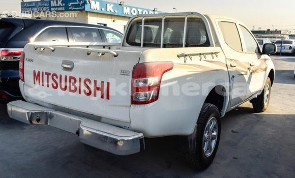 Buy Import Mitsubishi L200 White Car in Import - Dubai in Kampot Province Buy Import Mitsubishi L200 White Car in Import - Dubai in Kampot Province