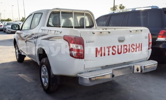Buy Import Mitsubishi L200 White Car in Import - Dubai in Kampot Province Buy Import Mitsubishi L200 White Car in Import - Dubai in Kampot Province