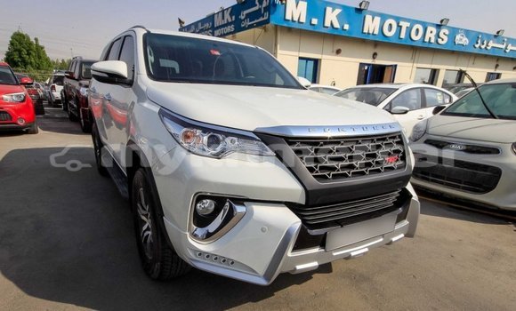 Acheter Import Voiture Toyota Fortuner Blanc à Import - Dubai, Kampot Province Acheter Import Voiture Toyota Fortuner Blanc à Import - Dubai, Kampot Province