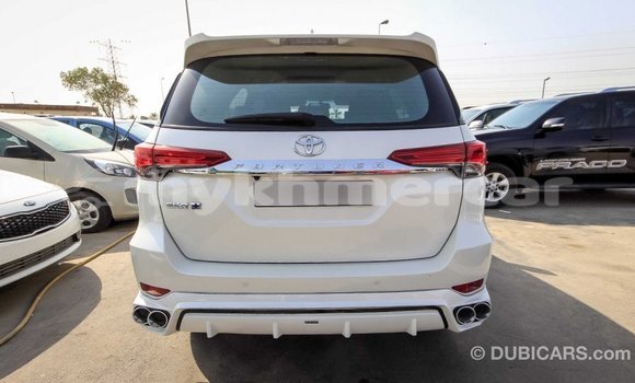 Acheter Import Voiture Toyota Fortuner Blanc à Import - Dubai, Kampot Province Acheter Import Voiture Toyota Fortuner Blanc à Import - Dubai, Kampot Province