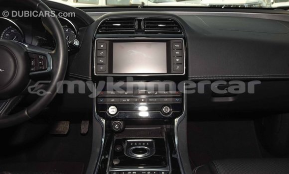 Acheter Import Voiture Jaguar XE Rouge à Import - Dubai, Kampot Province Acheter Import Voiture Jaguar XE Rouge à Import - Dubai, Kampot Province