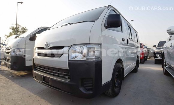 Buy Import Toyota Hiace White Car in Import - Dubai in Kampot Province Buy Import Toyota Hiace White Car in Import - Dubai in Kampot Province