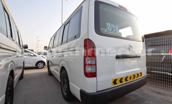 Buy Import Toyota Hiace White Car in Import - Dubai in Kampot Province Buy Import Toyota Hiace White Car in Import - Dubai in Kampot Province