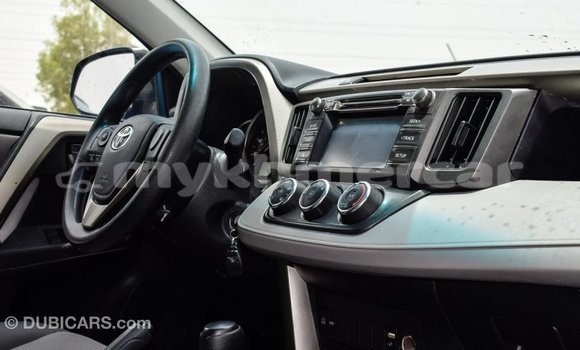 Acheter Import Utilitaire Toyota HiAce Bleu à Import - Dubai, Kampot Province Acheter Import Utilitaire Toyota HiAce Bleu à Import - Dubai, Kampot Province