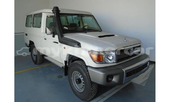 Buy Import Abarth 595 White Car in Import - Dubai in Kampot Province