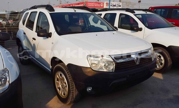 Buy Import Renault Duster White Car in Import - Dubai in Kampot Province
