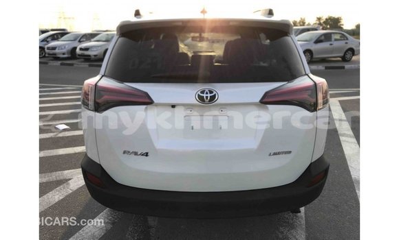 Acheter Import Utilitaire Toyota HiAce Blanc à Import - Dubai, Kampot Province Acheter Import Utilitaire Toyota HiAce Blanc à Import - Dubai, Kampot Province