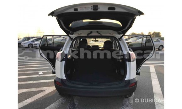 Acheter Import Utilitaire Toyota HiAce Blanc à Import - Dubai, Kampot Province Acheter Import Utilitaire Toyota HiAce Blanc à Import - Dubai, Kampot Province