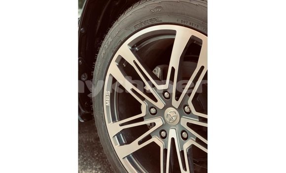 Acheter Import Voiture Toyota Land Cruiser Noir à Import - Dubai, Kampot Province Acheter Import Voiture Toyota Land Cruiser Noir à Import - Dubai, Kampot Province