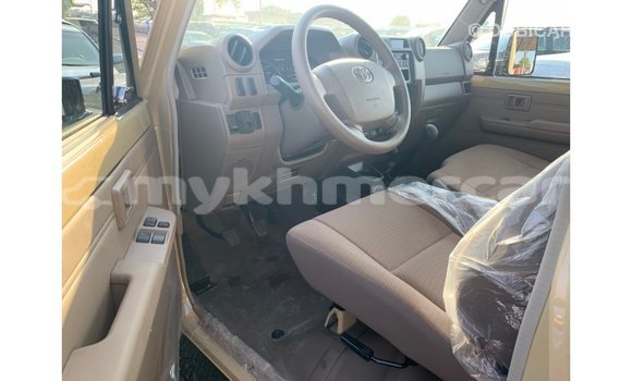 Acheter Import Voiture Toyota Land Cruiser Beige à Import - Dubai, Kampot Province Acheter Import Voiture Toyota Land Cruiser Beige à Import - Dubai, Kampot Province