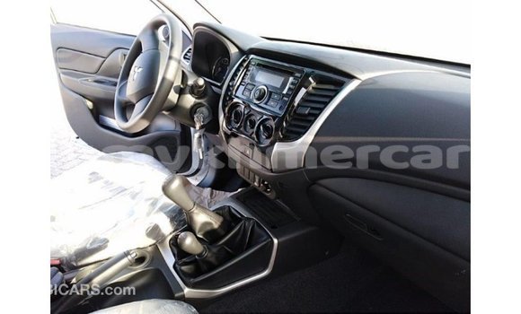 Acheter Import Voiture Mitsubishi L200 Blanc à Import - Dubai, Kampot Province Acheter Import Voiture Mitsubishi L200 Blanc à Import - Dubai, Kampot Province