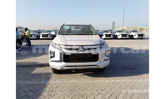 Acheter Import Voiture Mitsubishi L200 Blanc à Import - Dubai, Kampot Province Acheter Import Voiture Mitsubishi L200 Blanc à Import - Dubai, Kampot Province
