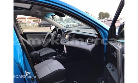 Acheter Import Utilitaire Toyota HiAce Bleu à Import - Dubai, Kampot Province Acheter Import Utilitaire Toyota HiAce Bleu à Import - Dubai, Kampot Province