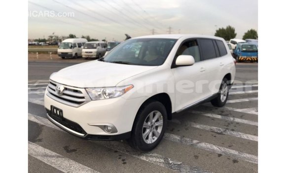 Acheter Import Voiture Toyota Highlander Blanc à Import - Dubai, Kampot Province Acheter Import Voiture Toyota Highlander Blanc à Import - Dubai, Kampot Province