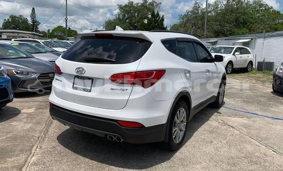 Buy Used Hyundai Santa Fe White Car in Phnom Penh in Phnom Penh Buy Used Hyundai Santa Fe White Car in Phnom Penh in Phnom Penh