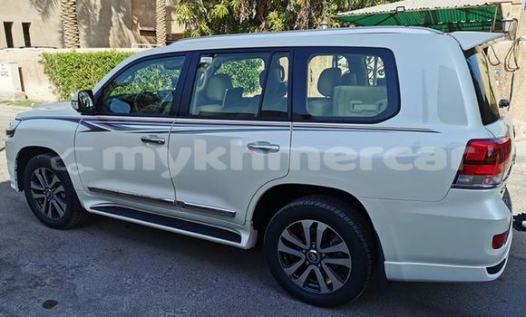 Buy Used Toyota Land Cruiser White Car in Phnom Penh in Phnom Penh Buy Used Toyota Land Cruiser White Car in Phnom Penh in Phnom Penh