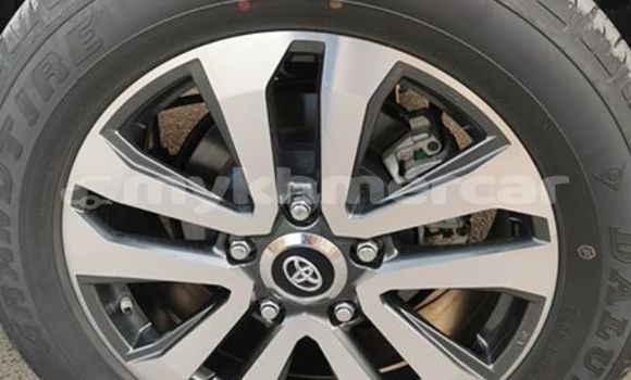 Buy Used Toyota Land Cruiser White Car in Phnom Penh in Phnom Penh Buy Used Toyota Land Cruiser White Car in Phnom Penh in Phnom Penh