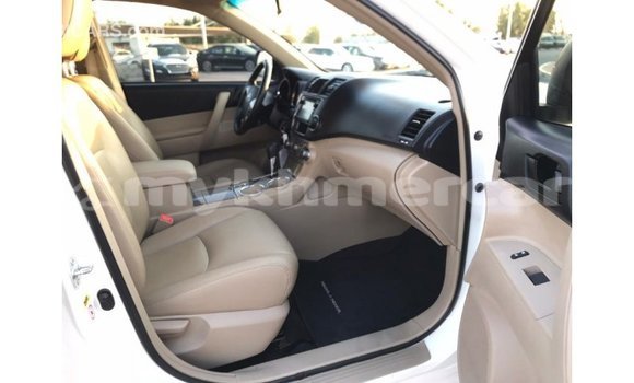 ទិញ នាំចូល Toyota Highlander White ឡាន} ក្នុង Import - Dubai ក្នុង Kampot Province ទិញ នាំចូល Toyota Highlander White ឡាន} ក្នុង Import - Dubai ក្នុង Kampot Province
