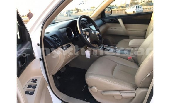 ទិញ នាំចូល Toyota Highlander White ឡាន} ក្នុង Import - Dubai ក្នុង Kampot Province ទិញ នាំចូល Toyota Highlander White ឡាន} ក្នុង Import - Dubai ក្នុង Kampot Province