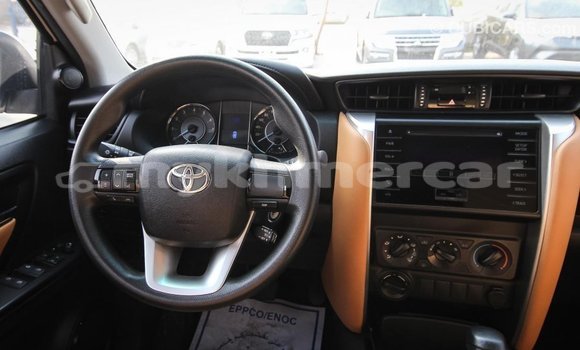 Acheter Import Voiture Toyota Fortuner Blanc à Import - Dubai, Kampot Province Acheter Import Voiture Toyota Fortuner Blanc à Import - Dubai, Kampot Province