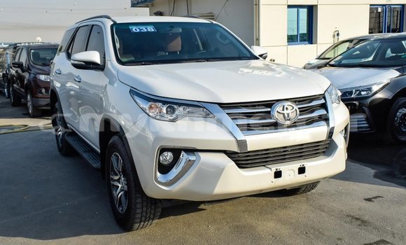 Buy Import Toyota Fortuner White Car in Import - Dubai in Kampot Province Buy Import Toyota Fortuner White Car in Import - Dubai in Kampot Province