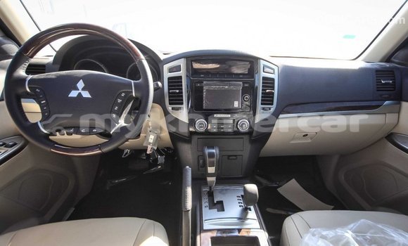Buy Import Mitsubishi Pajero White Car in Import - Dubai in Kampot Province Buy Import Mitsubishi Pajero White Car in Import - Dubai in Kampot Province