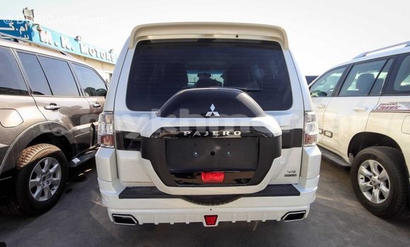 Buy Import Mitsubishi Pajero White Car in Import - Dubai in Kampot Province Buy Import Mitsubishi Pajero White Car in Import - Dubai in Kampot Province