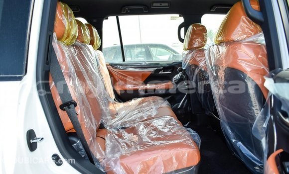 Acheter Import Voiture Lexus LX Blanc à Import - Dubai, Kampot Province Acheter Import Voiture Lexus LX Blanc à Import - Dubai, Kampot Province