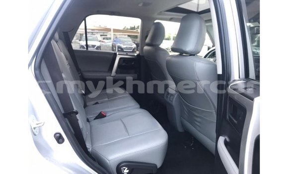 Acheter Import Utilitaire Toyota HiAce Autre à Import - Dubai, Kampot Province Acheter Import Utilitaire Toyota HiAce Autre à Import - Dubai, Kampot Province