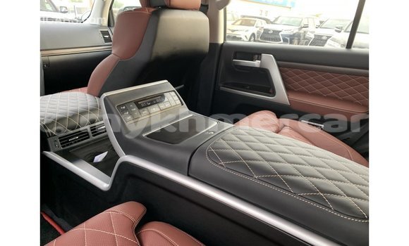 Acheter Import Voiture Toyota Land Cruiser Noir à Import - Dubai, Kampot Province Acheter Import Voiture Toyota Land Cruiser Noir à Import - Dubai, Kampot Province