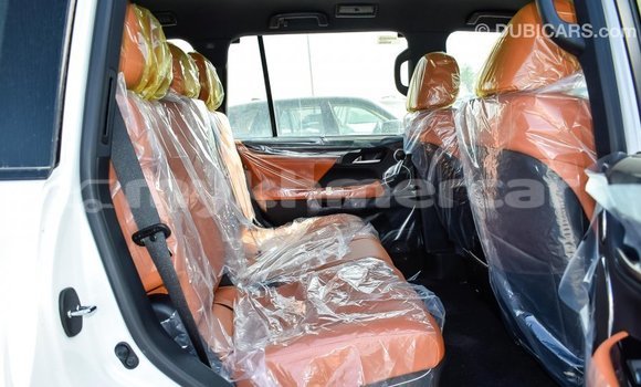 Acheter Import Voiture Lexus LX Blanc à Import - Dubai, Kampot Province Acheter Import Voiture Lexus LX Blanc à Import - Dubai, Kampot Province