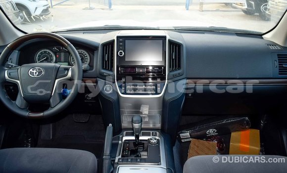 Acheter Import Voiture Toyota Land Cruiser Blanc à Import - Dubai, Kampot Province Acheter Import Voiture Toyota Land Cruiser Blanc à Import - Dubai, Kampot Province