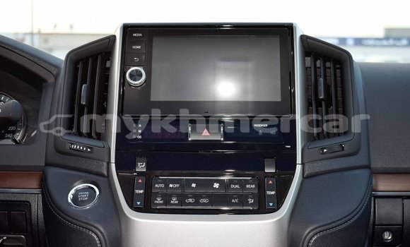 Acheter Import Voiture Toyota Land Cruiser Blanc à Import - Dubai, Kampot Province Acheter Import Voiture Toyota Land Cruiser Blanc à Import - Dubai, Kampot Province