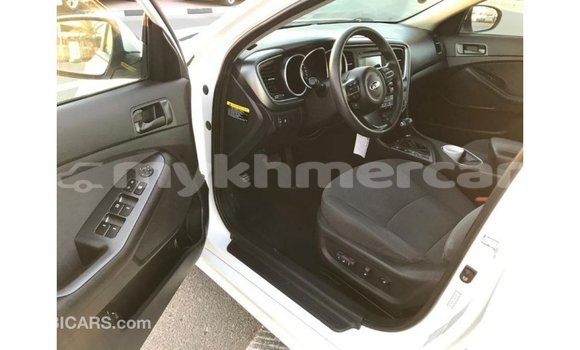 Acheter Import Voiture Kia Optima Blanc à Import - Dubai, Kampot Province Acheter Import Voiture Kia Optima Blanc à Import - Dubai, Kampot Province