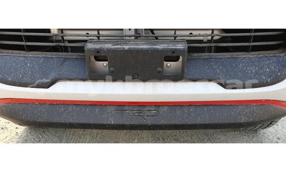 Acheter Import Voiture Toyota Hilux Blanc à Import - Dubai, Kampot Province Acheter Import Voiture Toyota Hilux Blanc à Import - Dubai, Kampot Province