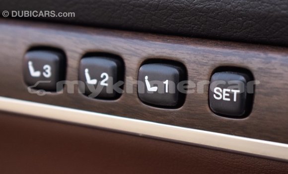 Acheter Import Voiture Toyota Land Cruiser Blanc à Import - Dubai, Kampot Province Acheter Import Voiture Toyota Land Cruiser Blanc à Import - Dubai, Kampot Province