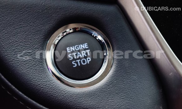 Acheter Import Voiture Toyota Land Cruiser Blanc à Import - Dubai, Kampot Province Acheter Import Voiture Toyota Land Cruiser Blanc à Import - Dubai, Kampot Province