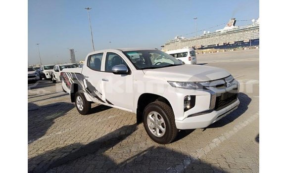 Acheter Import Voiture Mitsubishi L200 Blanc à Import - Dubai, Kampot Province Acheter Import Voiture Mitsubishi L200 Blanc à Import - Dubai, Kampot Province