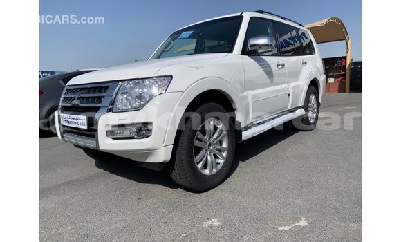 Acheter Import Voiture Mitsubishi Pajero Blanc à Import - Dubai, Kampot Province Acheter Import Voiture Mitsubishi Pajero Blanc à Import - Dubai, Kampot Province