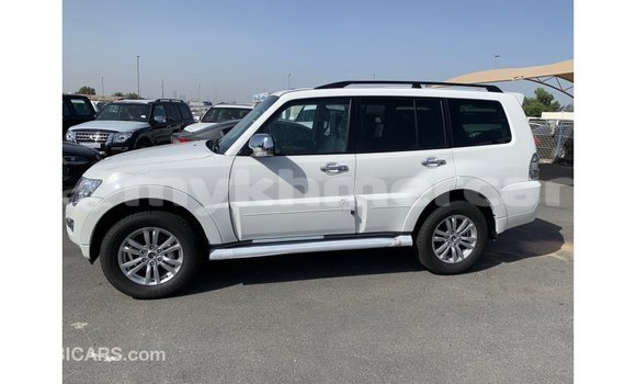 Acheter Import Voiture Mitsubishi Pajero Blanc à Import - Dubai, Kampot Province Acheter Import Voiture Mitsubishi Pajero Blanc à Import - Dubai, Kampot Province