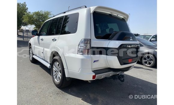 Acheter Import Voiture Mitsubishi Pajero Blanc à Import - Dubai, Kampot Province Acheter Import Voiture Mitsubishi Pajero Blanc à Import - Dubai, Kampot Province